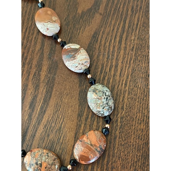 Vintage Red Jasper beaded necklace with Black Glass and Copper Beads - Picture 4 of 4